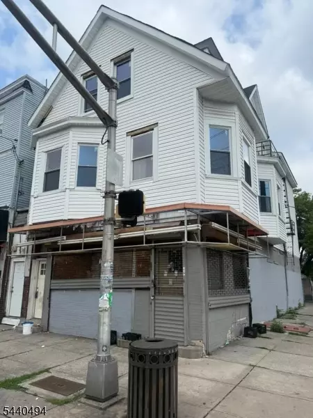 523 Park Ave, Paterson, NJ 07504