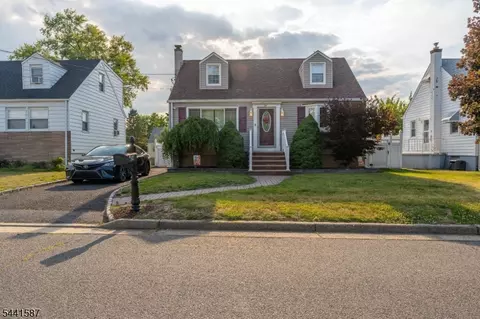 34 Harper St, Piscataway, NJ 08854