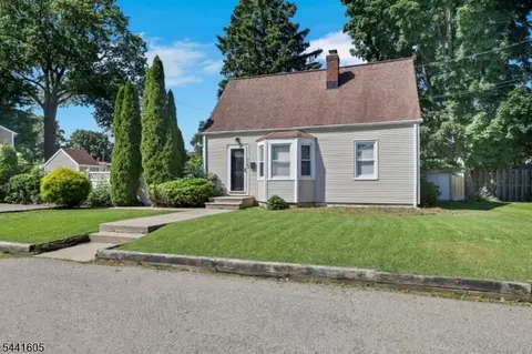 20 Harding Ave, Pompton Lakes, NJ 07442