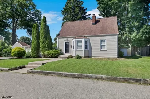 20 Harding Ave, Pompton Lakes, NJ 07442
