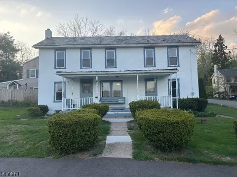 6 Thatcher Ave, Stewartsville, NJ 08886