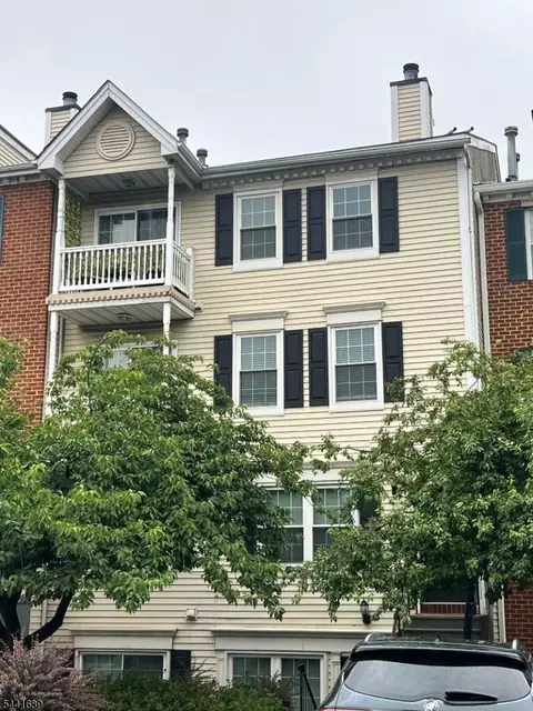 9 Seton Hall Dr, Newark, NJ 07103