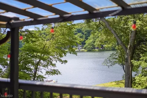 228 Waconia Rd, Vernon Twp, NJ 07422