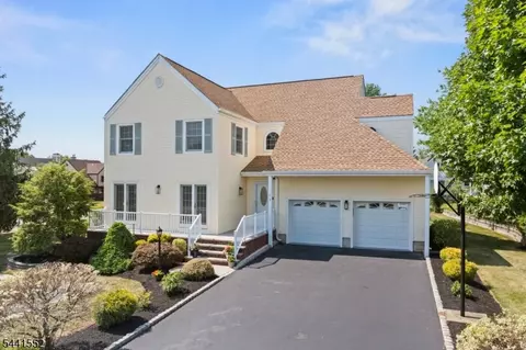 1 Wakeman Cir, Hillsborough, NJ 08844