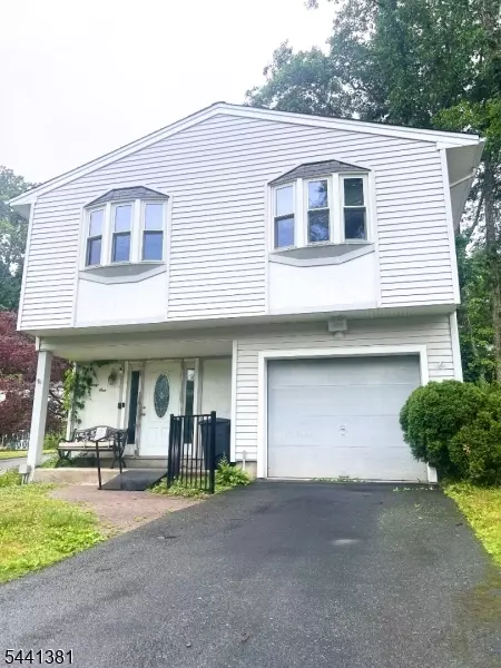 21 Greenwood Ave, Stanhope, NJ 07874