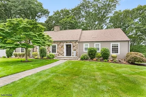 89 Skyline Dr, Morristown, NJ 07960