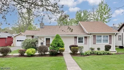 26 Mohawk Ave, Parsippany-troy Hills Twp, NJ 07034