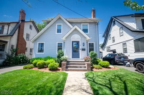 19 Overlook Ter, Maplewood, NJ 07040