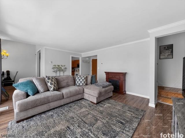 466 Pompton Ave #F, Cedar Grove, NJ 07009