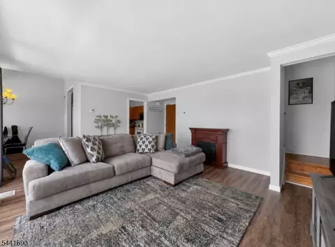 466 Pompton Ave #F, Cedar Grove, NJ 07009