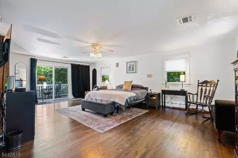 60 Brook Dr, Watchung, NJ 07069