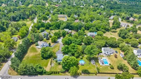 9 Mills Ct, Flemington, NJ 08822