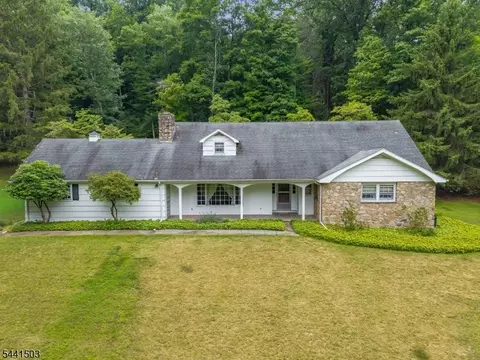 213 Maple Ln, Califon, NJ 07830