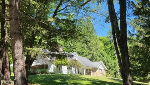 213 Maple Ln, Califon, NJ 07830