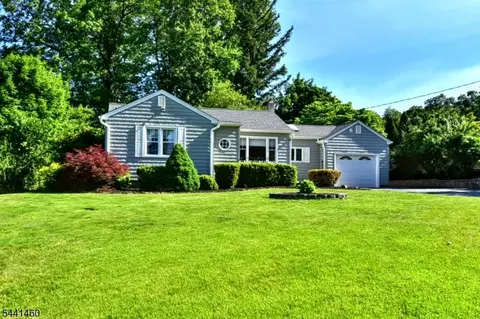 11 Mountain Ridge Dr, Wayne, NJ 07470