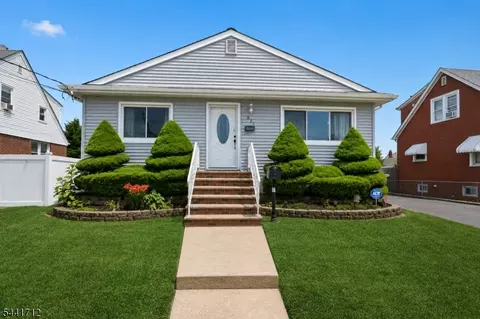 825 Mccandless Pl, Linden, NJ 07036