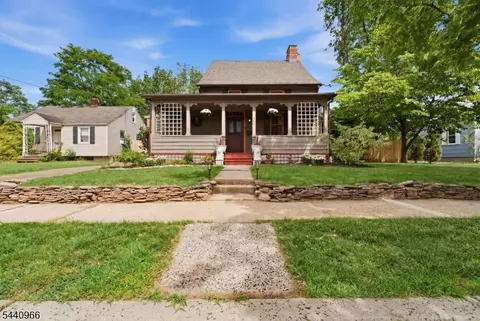 704 Greenbrook Rd, North Plainfield, NJ 07063