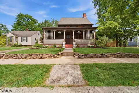 704 Greenbrook Rd, North Plainfield, NJ 07063