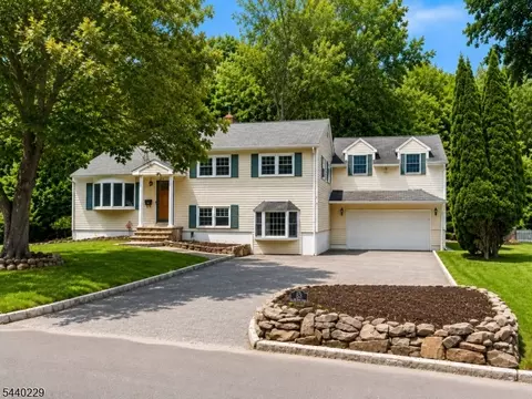 63 Edgewood Dr, Florham Park, NJ 07932