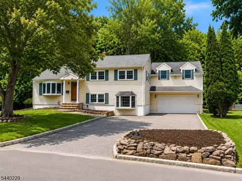 63 Edgewood Dr, Florham Park, NJ 07932