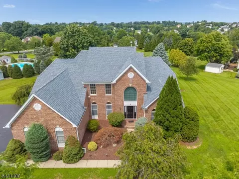 3 Stark Ct, Ringoes, NJ 08551