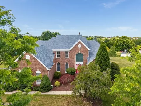 3 Stark Ct, Ringoes, NJ 08551