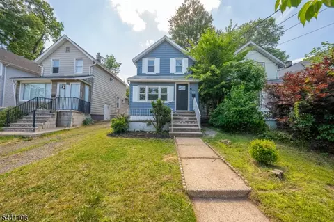810 Spruce St, Roselle, NJ 07203