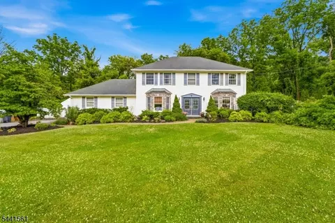 3 Butternut Dr, Vernon, NJ 07462
