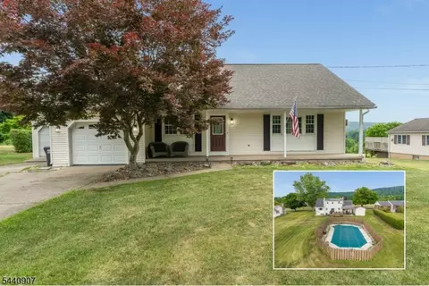 29 Stewartsville Rd, Franklin Twp, NJ 08886