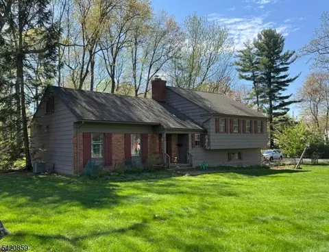 83 Cambridge Dr, Berkeley Heights, NJ 07922
