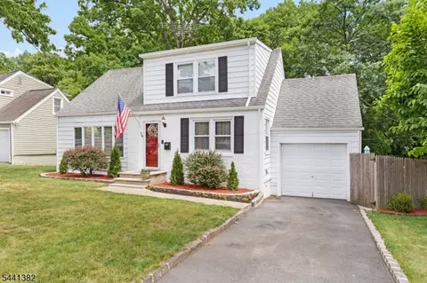 19 Glenview Dr, West Orange, NJ 07052