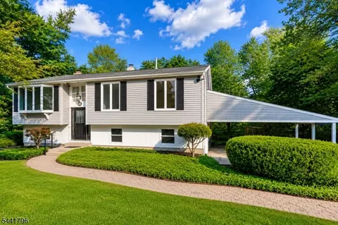 13 Chickadee Rd, Budd Lake, NJ 07828