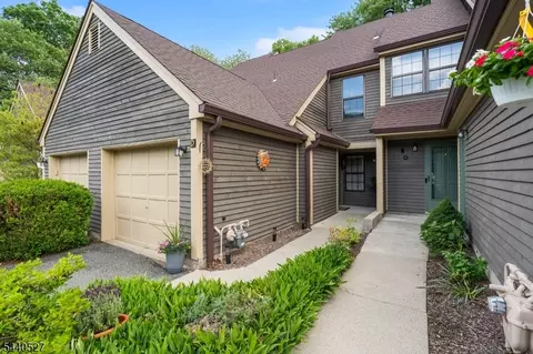 6 New Bedford Rd #D, West Milford, NJ 07480