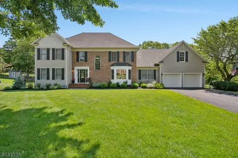 42 Valley Rd, Randolph, NJ 07869