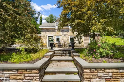 124 Dover Chester Rd, Randolph Twp, NJ 07869