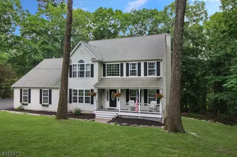 3 Frog Pond Rd, Columbia, NJ 07832