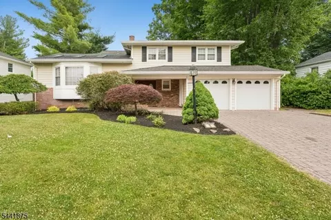 8 Norwood Rd, Springfield, NJ 07081