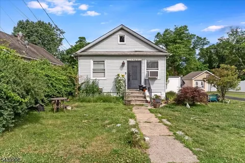 1762 W 5th St, Piscataway, NJ 08854