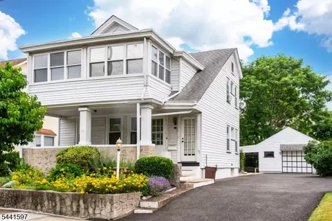 151 4th Ave, Hawthorne, NJ 07506