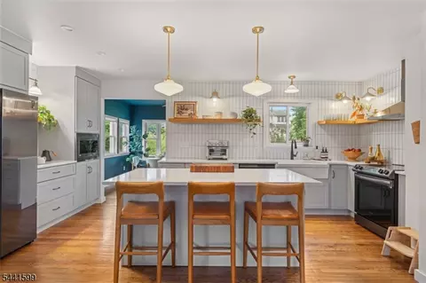 430 W 6th Ave, Roselle, NJ 07203