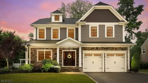 621 Green Briar Ct, Westfield, NJ 07090