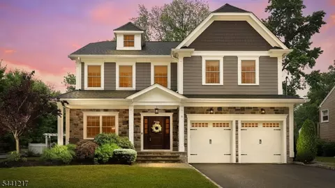 621 Green Briar Ct, Westfield, NJ 07090