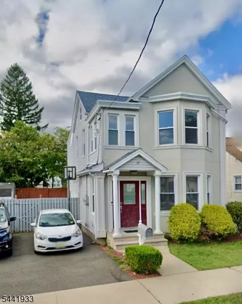 37 Harris St, Haledon, NJ 07508