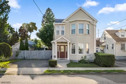 37 Harris St, Haledon, NJ 07508