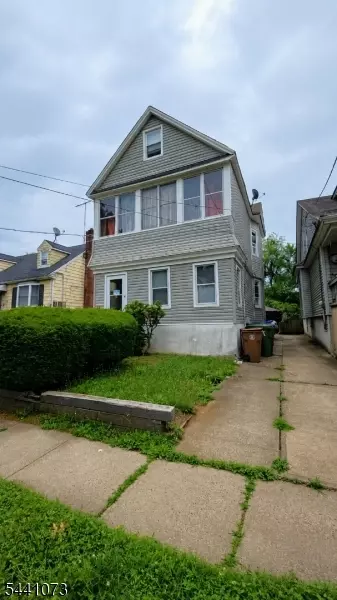25 W 15th St, Linden, NJ 07036