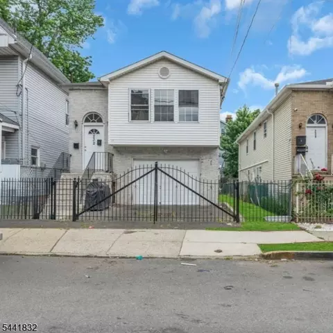 232 4th St, Newark, NJ 07107