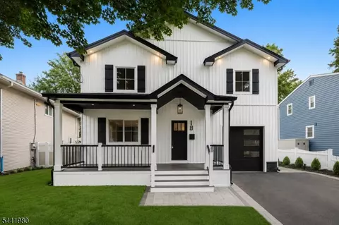 18 Orchard St, Pompton Lakes, NJ 07442