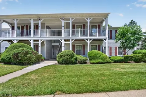 130 Hatfield Ln, East Brunswick, NJ 08816