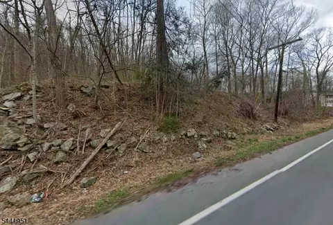 68 Lounsberry Hollow Rd, Vernon Twp, NJ 07461