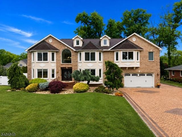19 Fairview Rd, Clark, NJ 07066